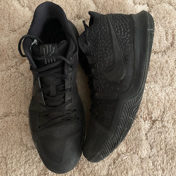 Kyrie 3 - Picture 2 of 2